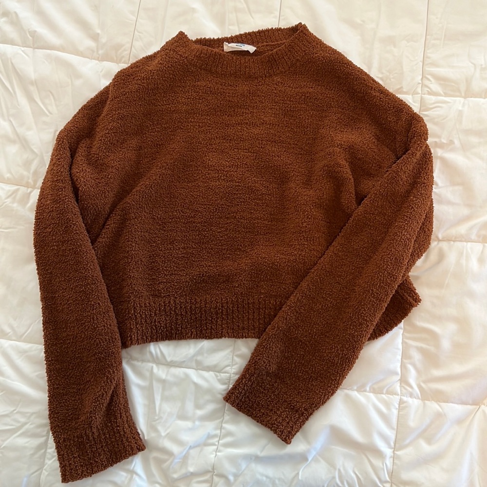 Cropped soft sweater size Medium